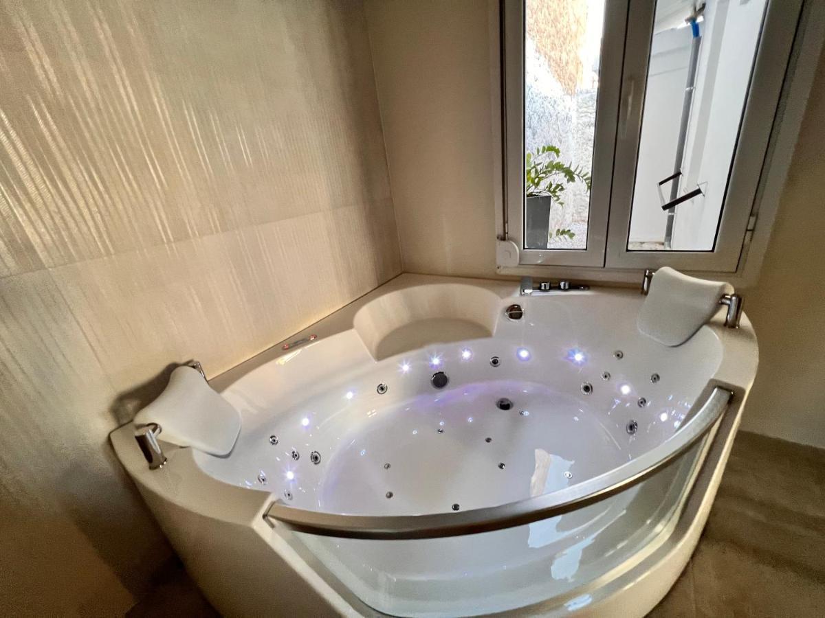 Perla Coco Jacuzzi Suites Chania  Buitenkant foto