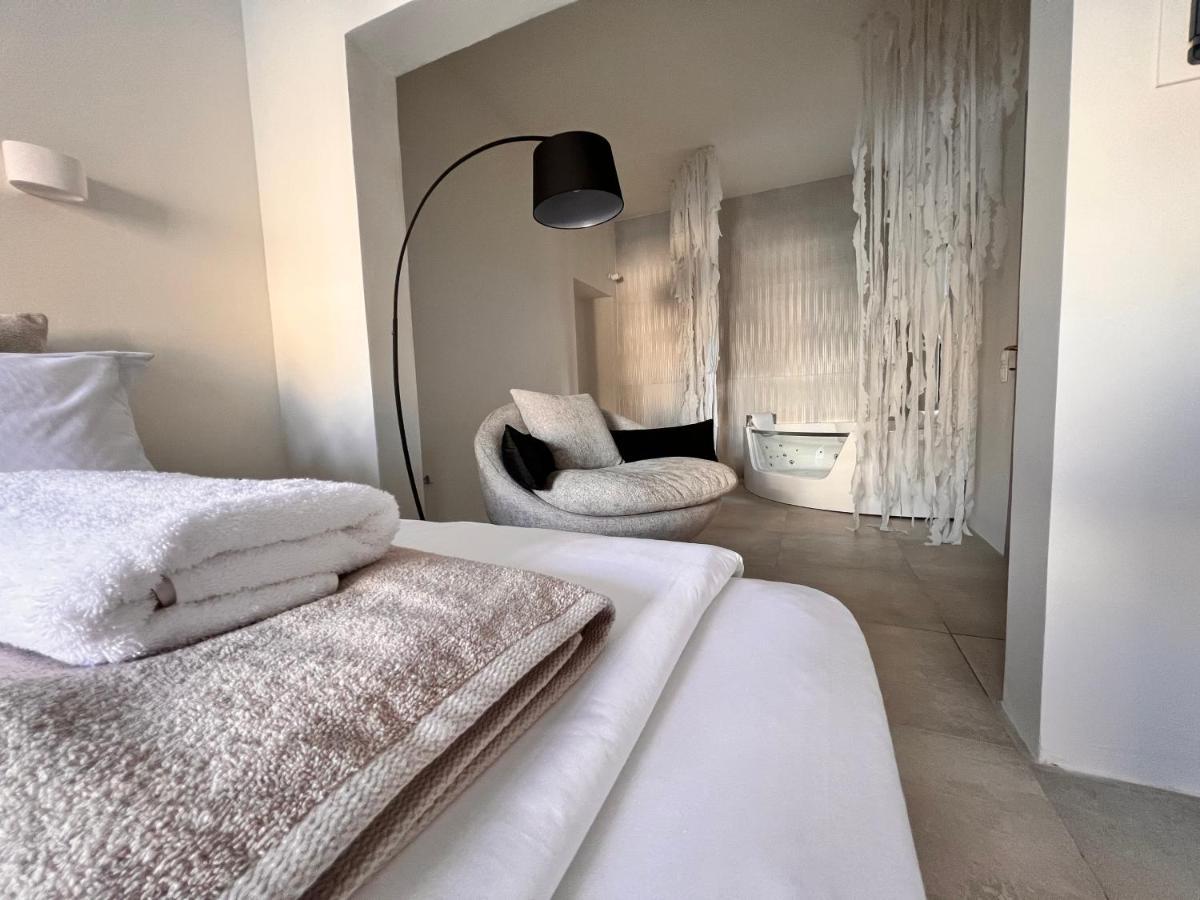 Perla Coco Jacuzzi Suites Chania  Buitenkant foto